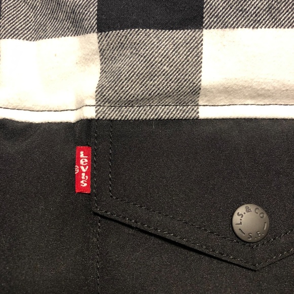 NWOT Levi's Puffer Jacket - Picture 5 of 10
